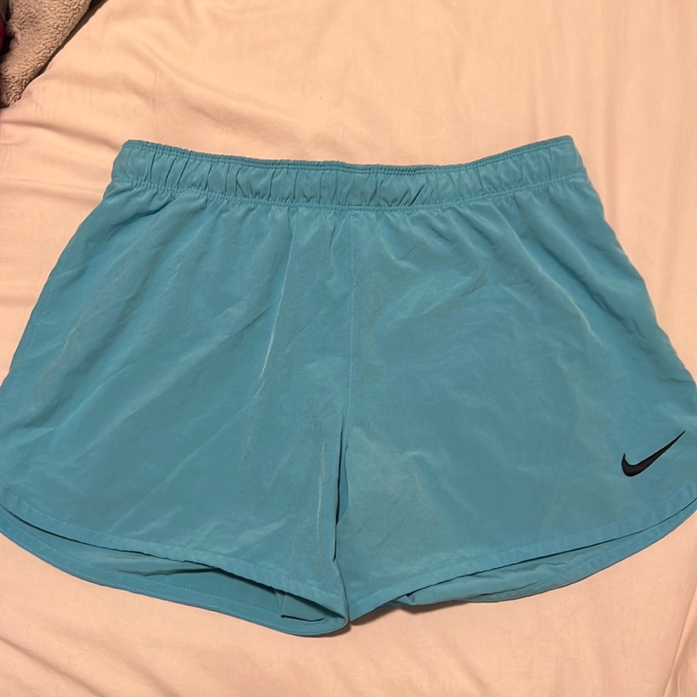 nike dri fit shorts size small